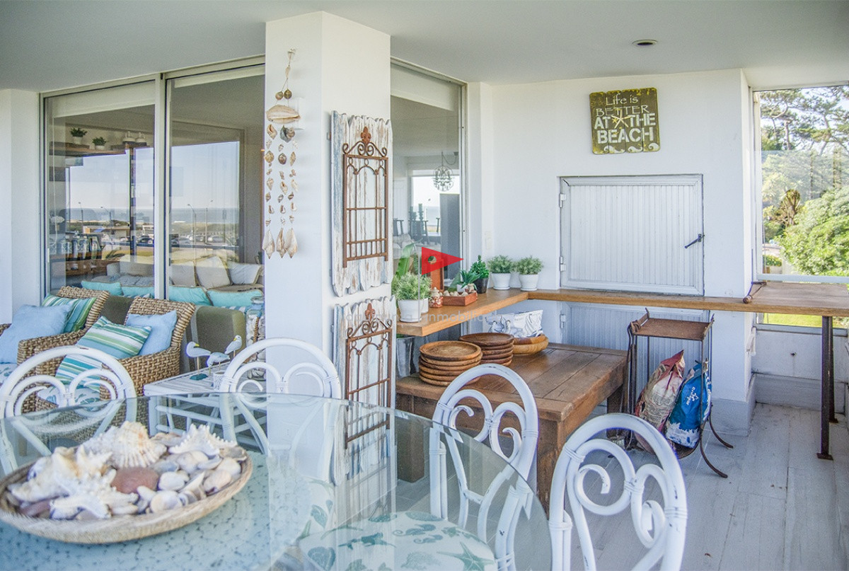 Apartamento ID.154 - Departamento en edificio Esturión, frente al mar, 3 dormitorios en venta