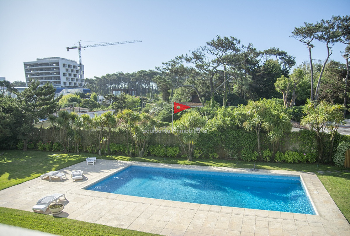 Apartamento ID.154 - Departamento en edificio Esturión, frente al mar, 3 dormitorios en venta