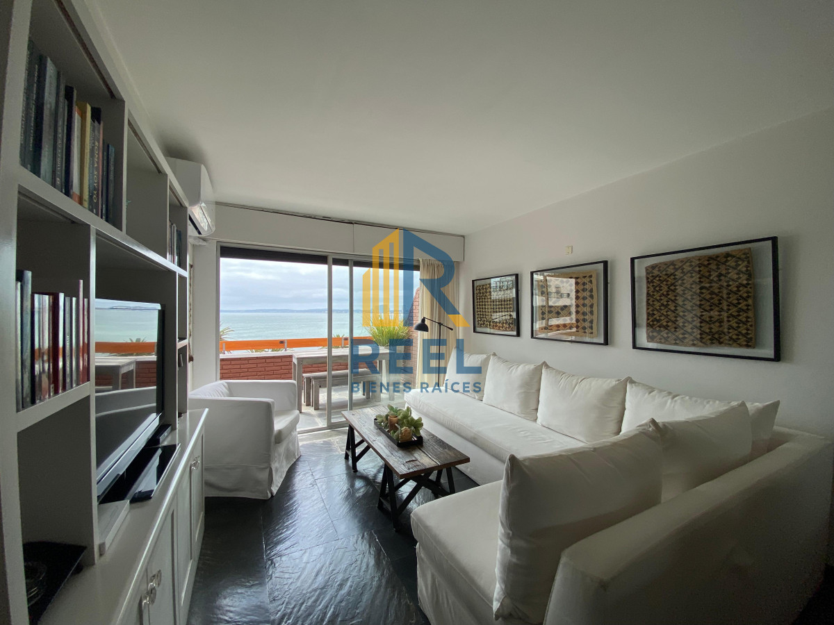 Apartamento ID.289 - Vende apartamento con vista al mar de 3 dormitorios, Punta del Este