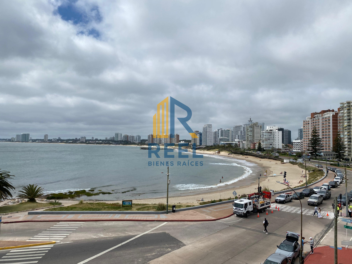 Apartamento ID.289 - Vende apartamento con vista al mar de 3 dormitorios, Punta del Este