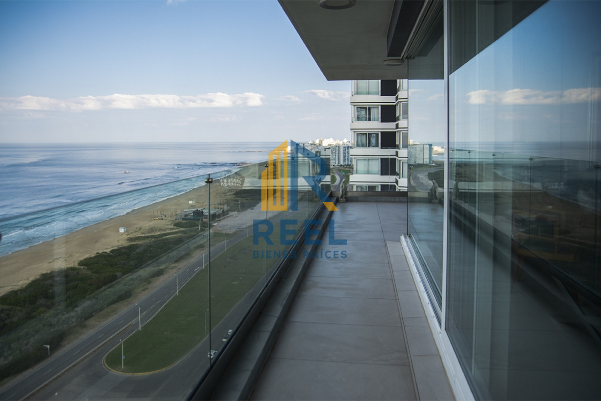 Apartamento ID.299 - Espectacular planta en LE PARC III, Esquinero en venta