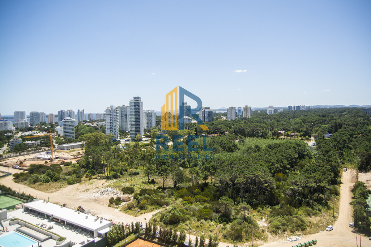 Apartamento ID.299 - Espectacular planta en LE PARC III, Esquinero en venta