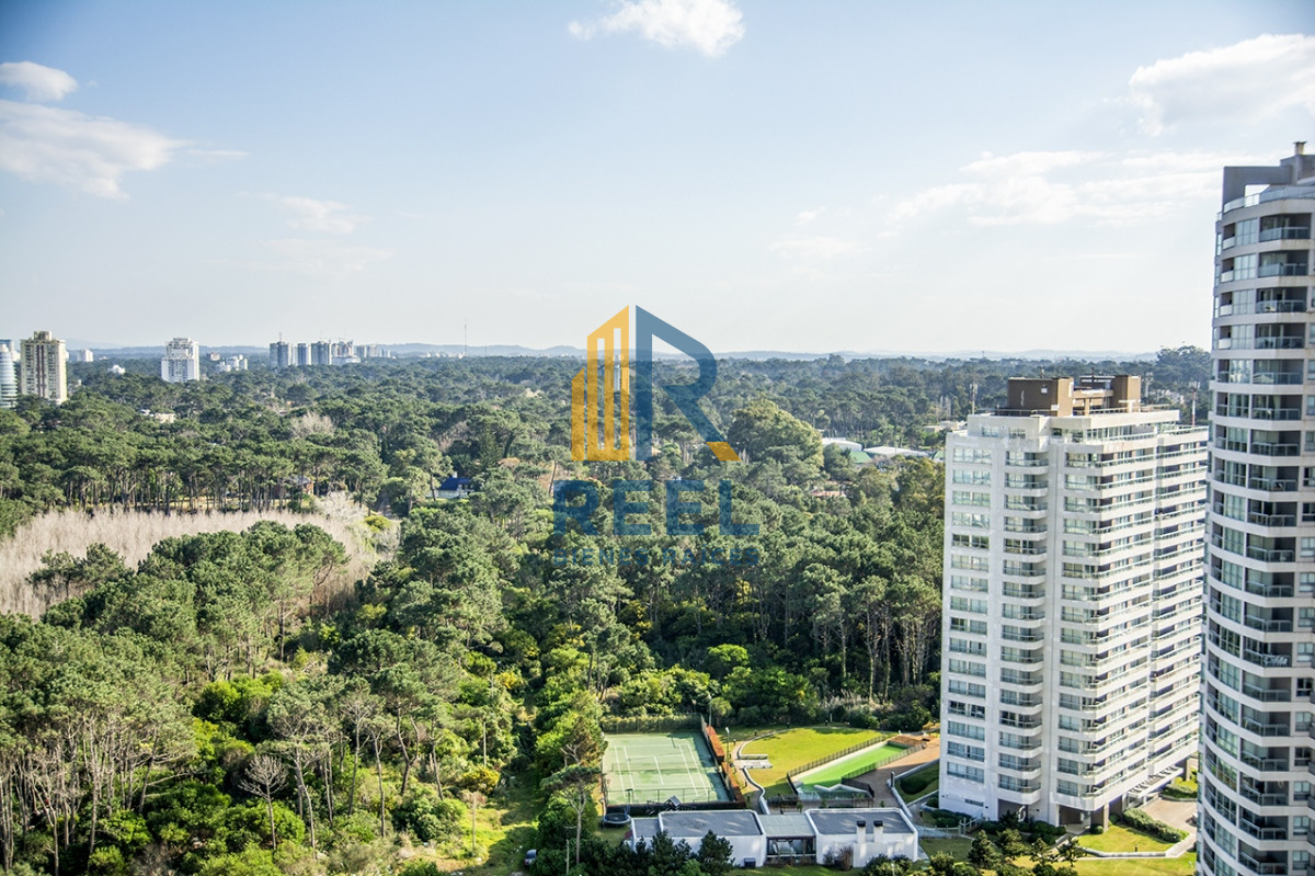 Apartamento ID.299 - Espectacular planta en LE PARC III, Esquinero en venta
