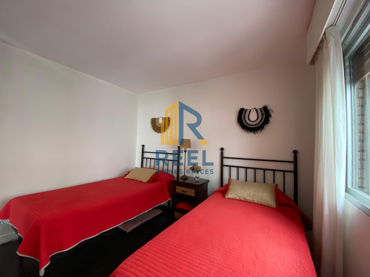 Apartamento ID.289 - Vende apartamento con vista al mar de 3 dormitorios, Punta del Este