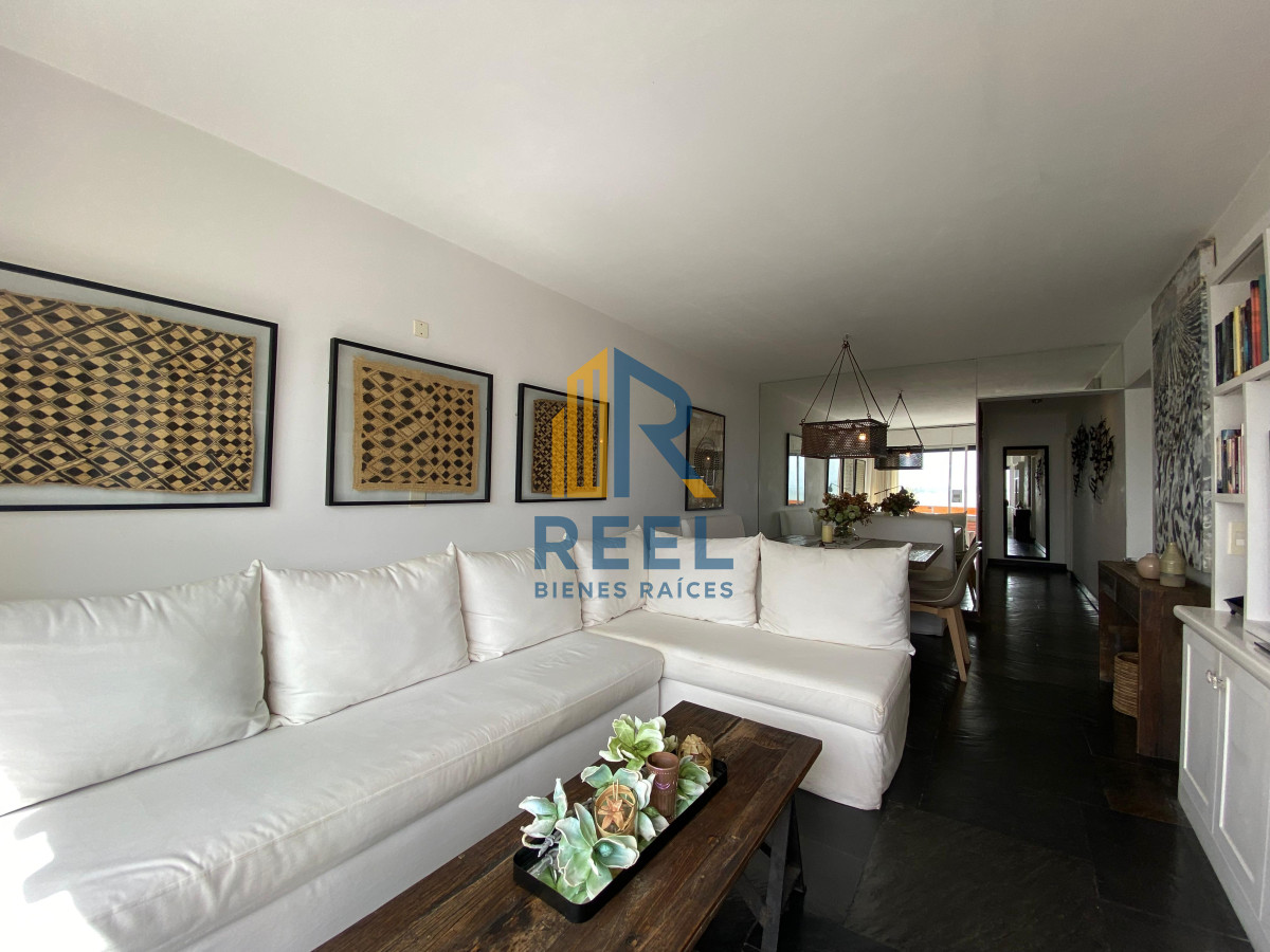 Apartamento ID.289 - Vende apartamento con vista al mar de 3 dormitorios, Punta del Este