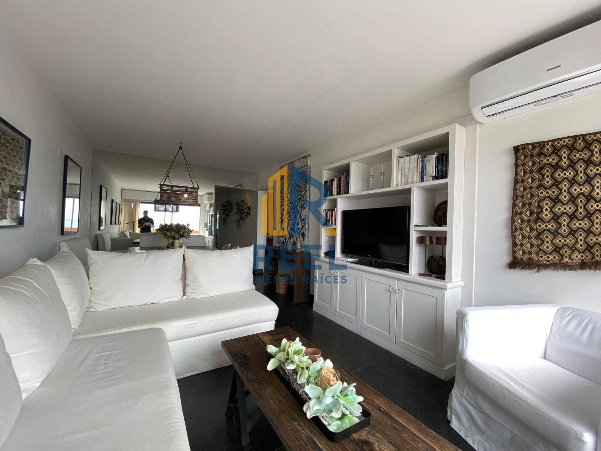 Apartamento ID.289 - Vende apartamento con vista al mar de 3 dormitorios, Punta del Este