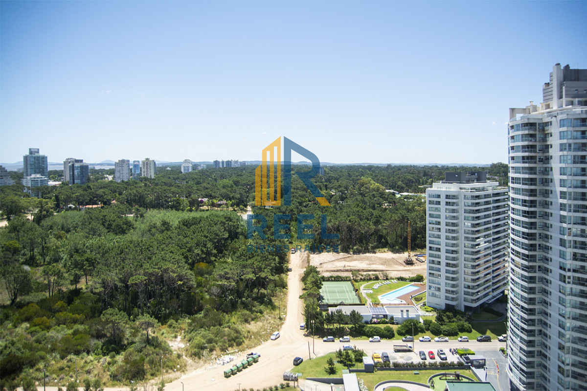 Apartamento ID.299 - Espectacular planta en LE PARC III, Esquinero en venta