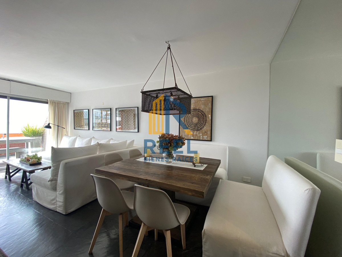 Apartamento ID.289 - Vende apartamento con vista al mar de 3 dormitorios, Punta del Este