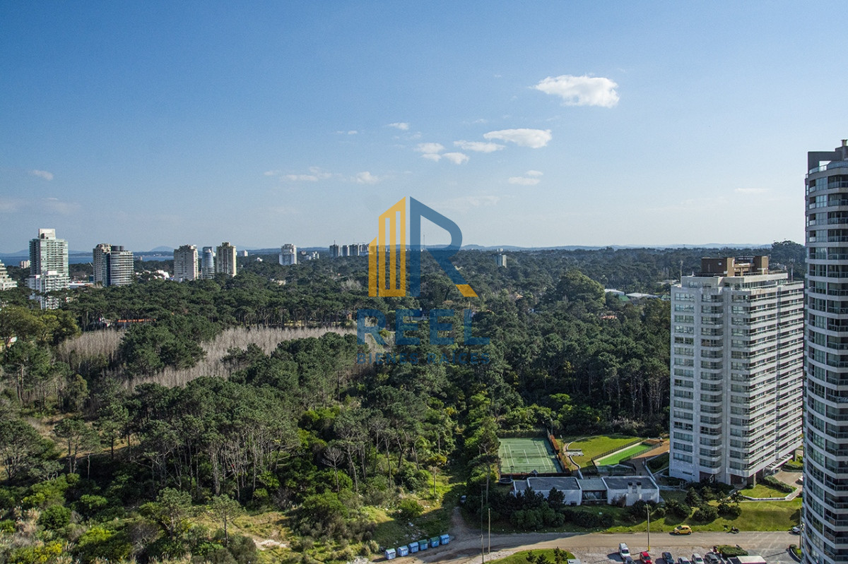 Apartamento ID.299 - Espectacular planta en LE PARC III, Esquinero en venta