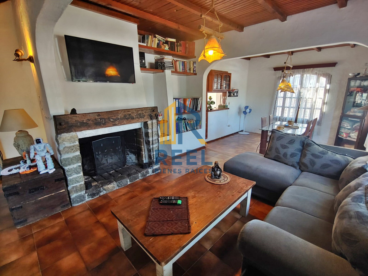 Casa ID.409 - En venta casa de 4 dormitorios con piscina y parrillero en Las Delicias, Maldonado