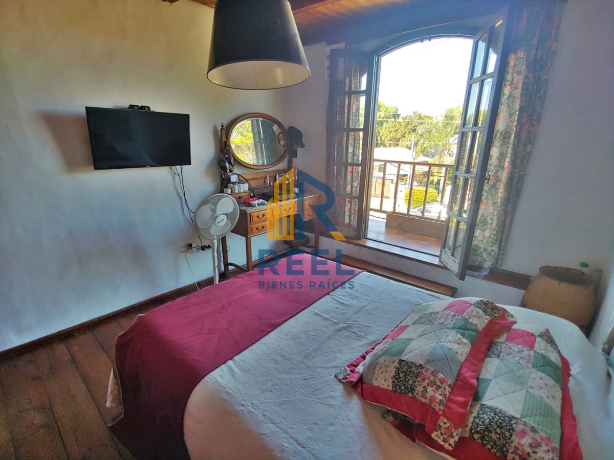 Casa ID.409 - En venta casa de 4 dormitorios con piscina y parrillero en Las Delicias, Maldonado