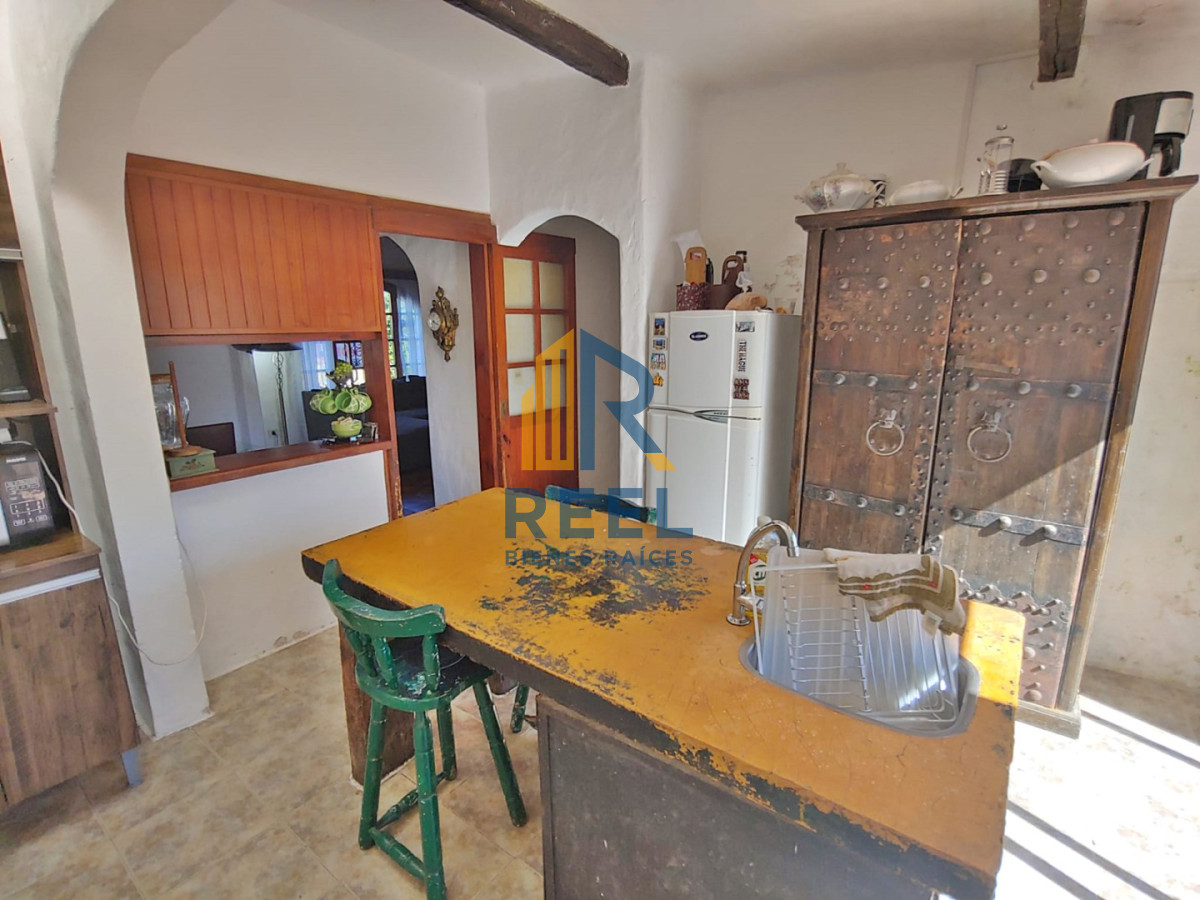 Casa ID.409 - En venta casa de 4 dormitorios con piscina y parrillero en Las Delicias, Maldonado