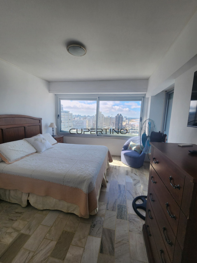 Apartamento ID.3551 - En venta apartamento de 2 dormitorios en Península, Punta del Este