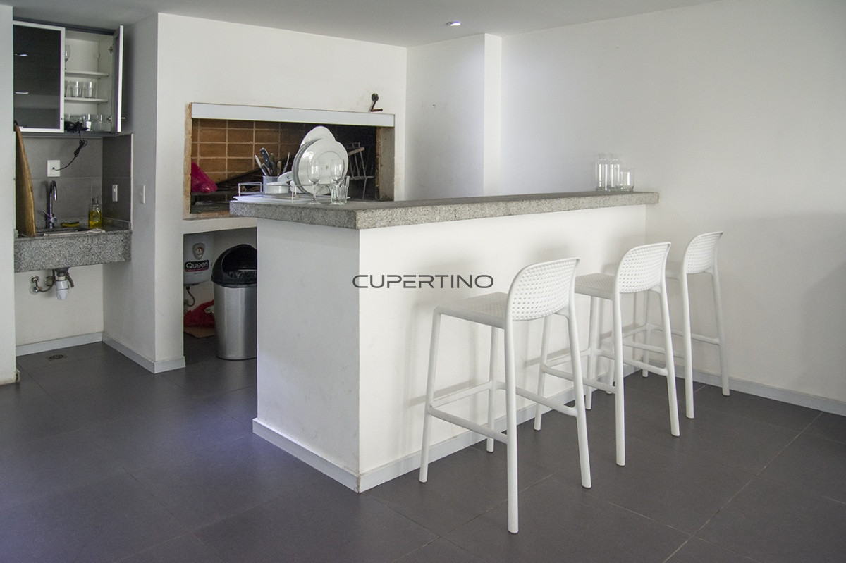 Apartamento ID.2036 - Vende apartamento. Edificio Bonaire. 3 dormitorios con servicios. Brava, Peninsula, Punta del Este