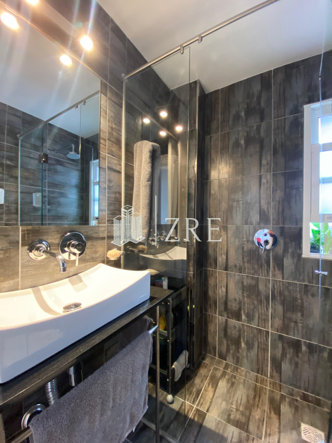 Apartamento ID.1212 - Vende apartamento con vista al mar de 3 dormitorios, Punta del Este