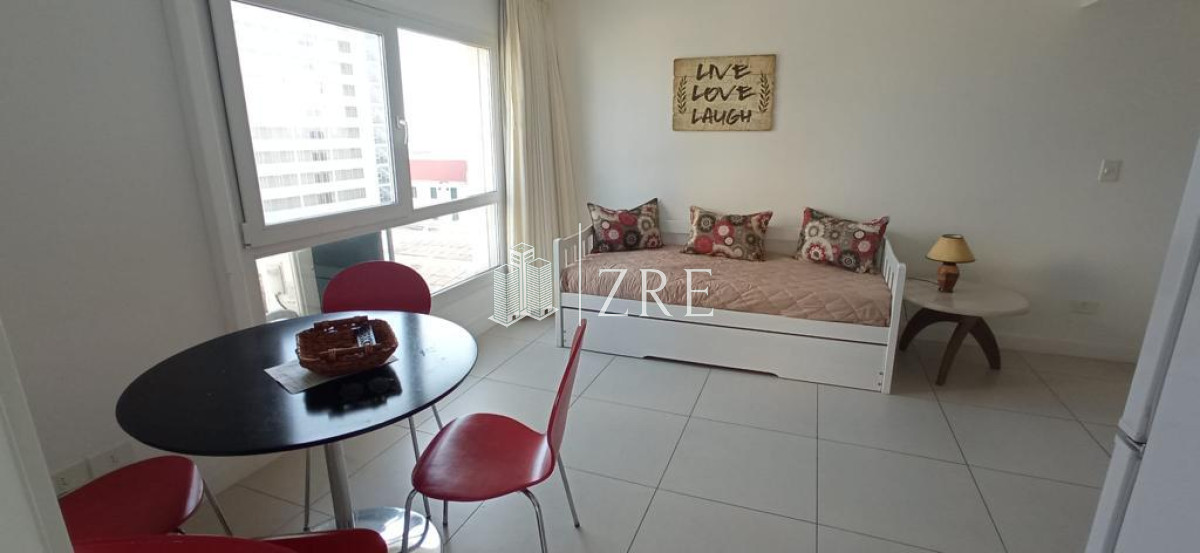 Apartamento ID.916 - Venta apartamento de 1 dormitorio en suite con garage, península, Punta del Este 