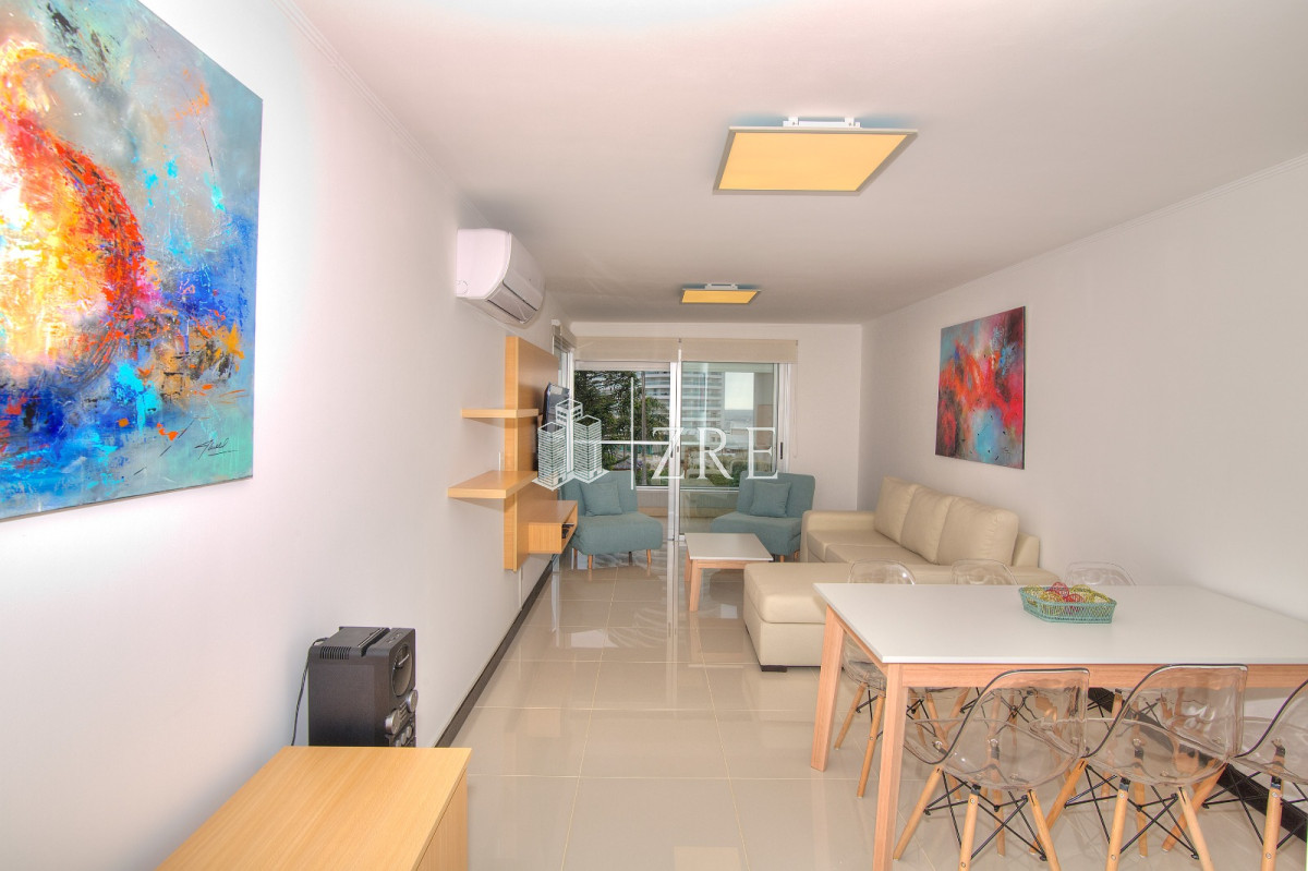 Apartamento ID.1345 - Apartamento en Venta de 2 dormitorios en Playa Mansa , Punta del este