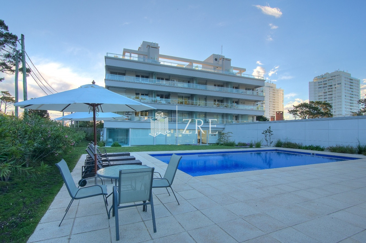 Apartamento ID.1345 - Apartamento en Venta de 2 dormitorios en Playa Mansa , Punta del este