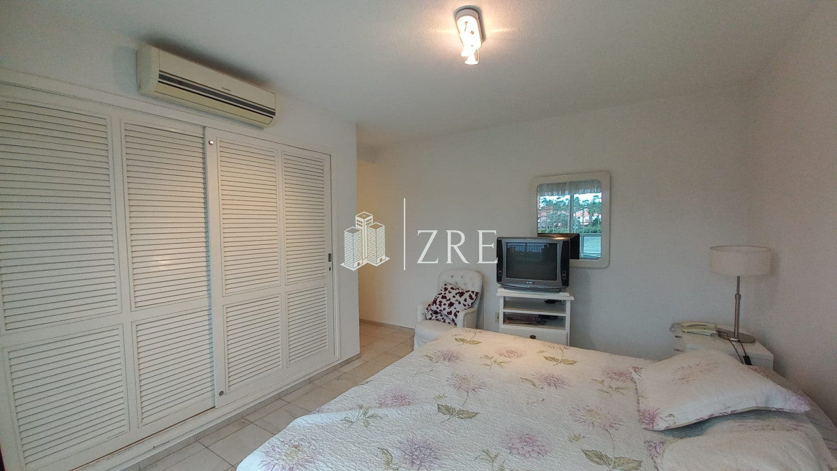 Apartamento ID.1338 - Departamento de 3 dormitorios + dependencia en venta, Playa Mansa. Torre Jefferson,.