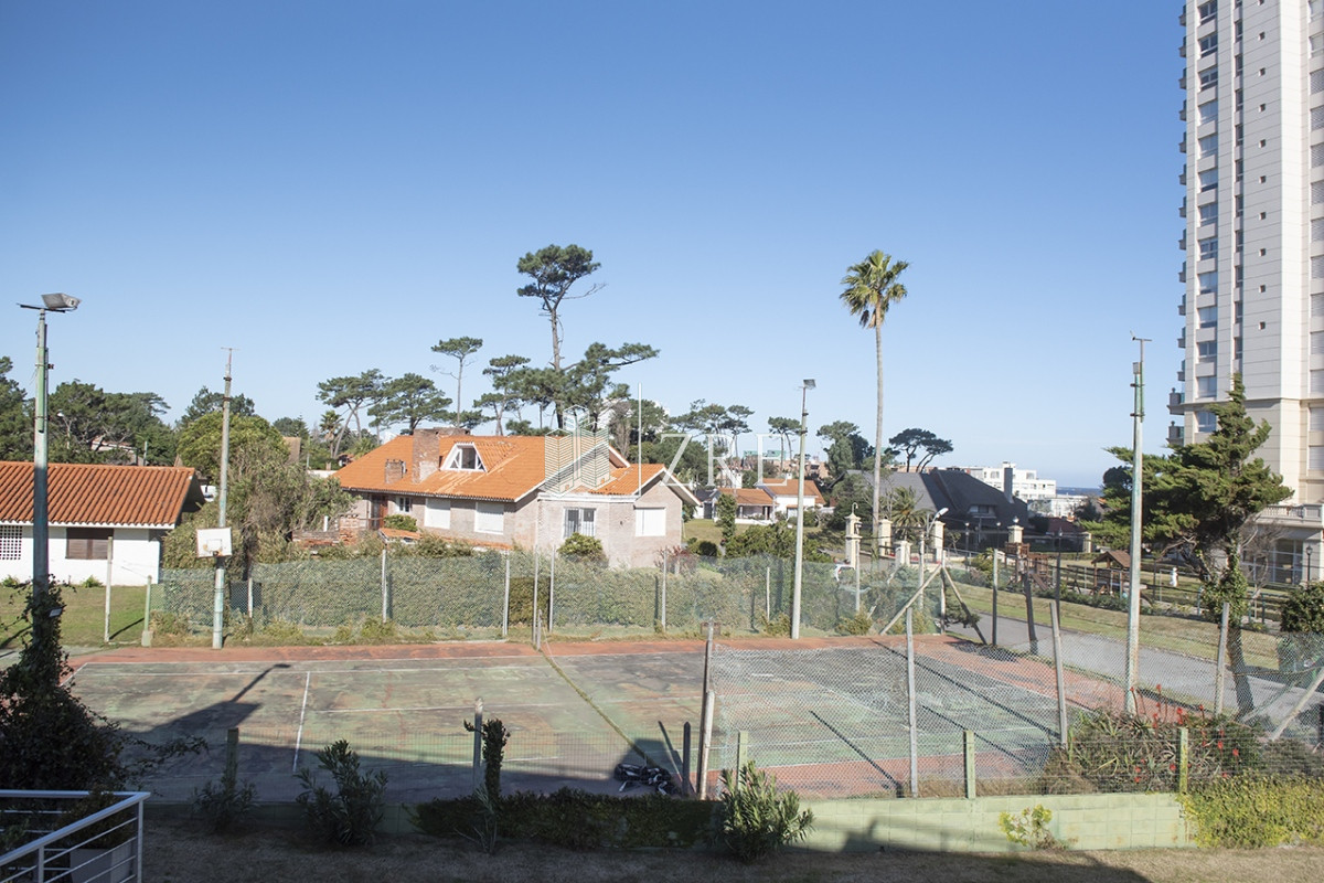 Apartamento ID.1343 - Departamento de 3 dormitorios en venta proximo a Playa Mansa, Punta del Este