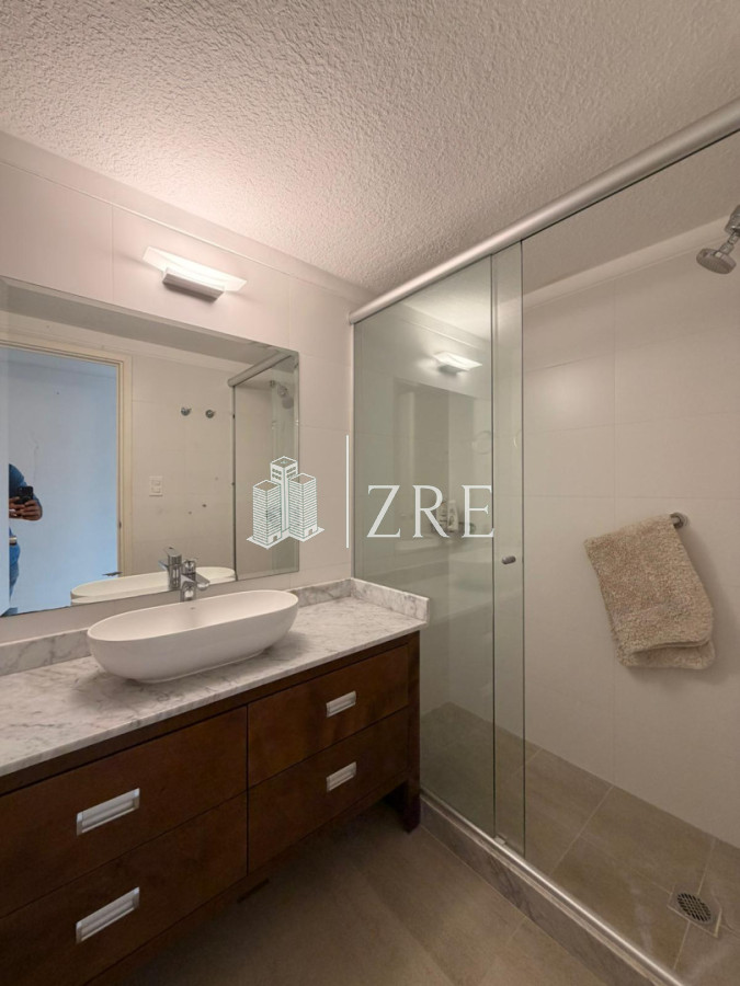 Apartamento ID.1370 - Apartamento en peninsula con vistas hacia la bahia Punta del este