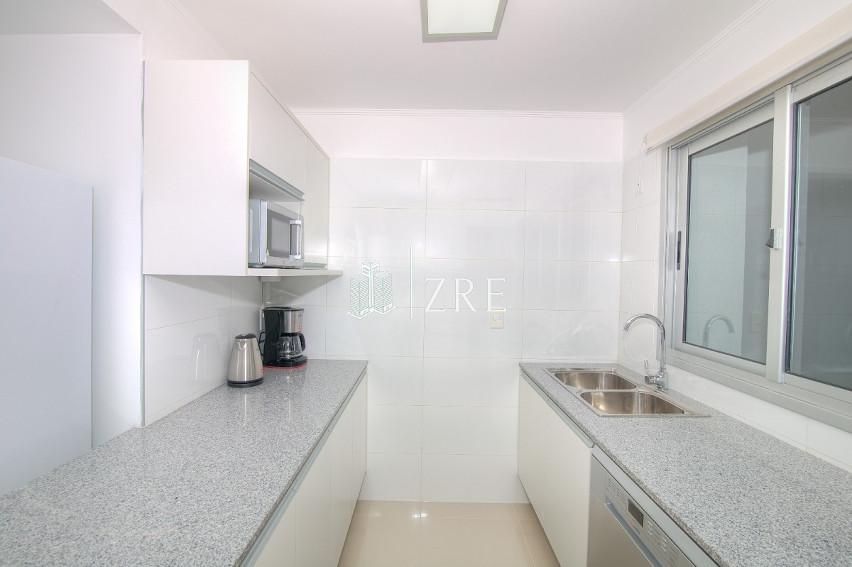 Apartamento ID.1345 - Apartamento en Venta de 2 dormitorios en Playa Mansa , Punta del este