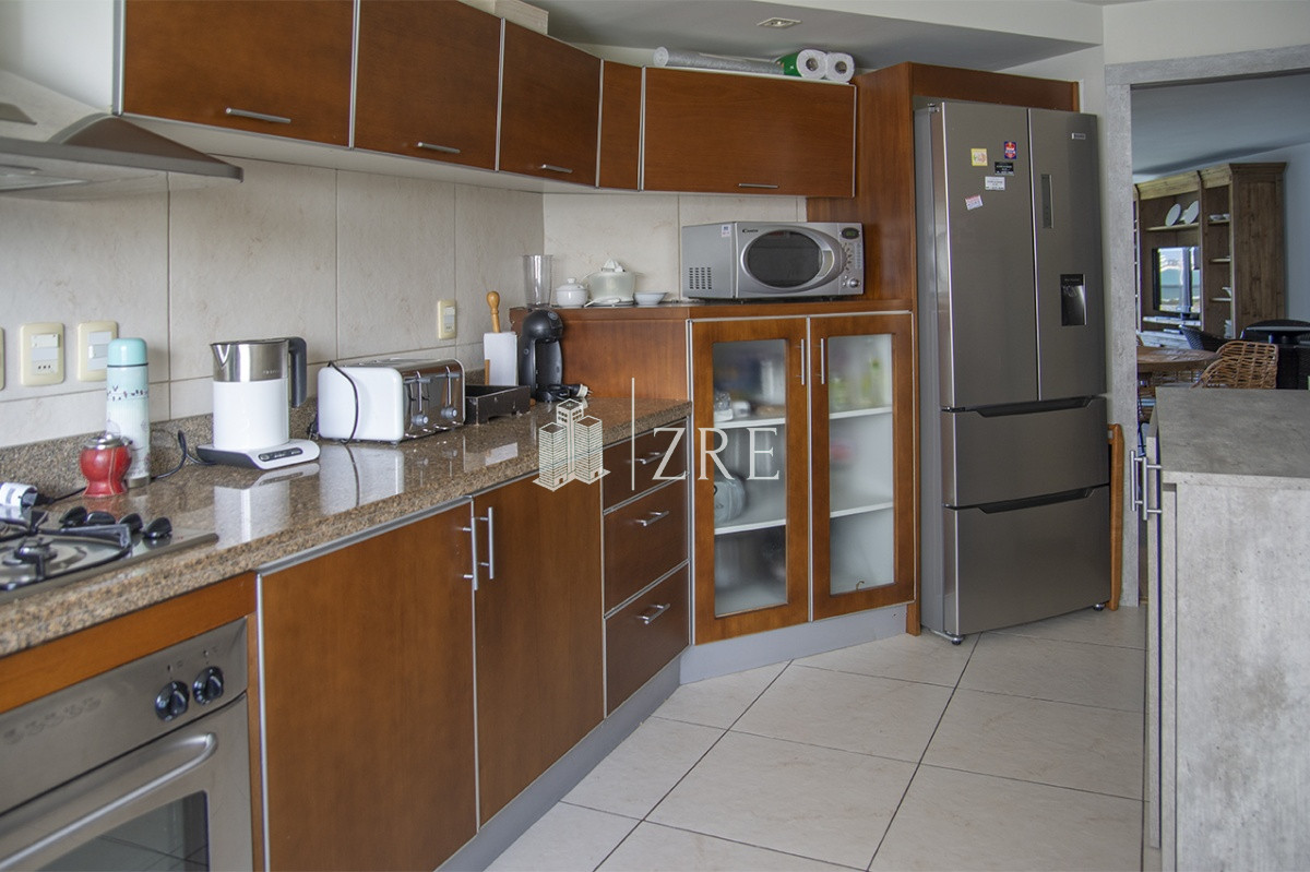 Apartamento ID.1346 - Espectacular departamento en Playa Mansa de 3 dormitorios frente al mar!