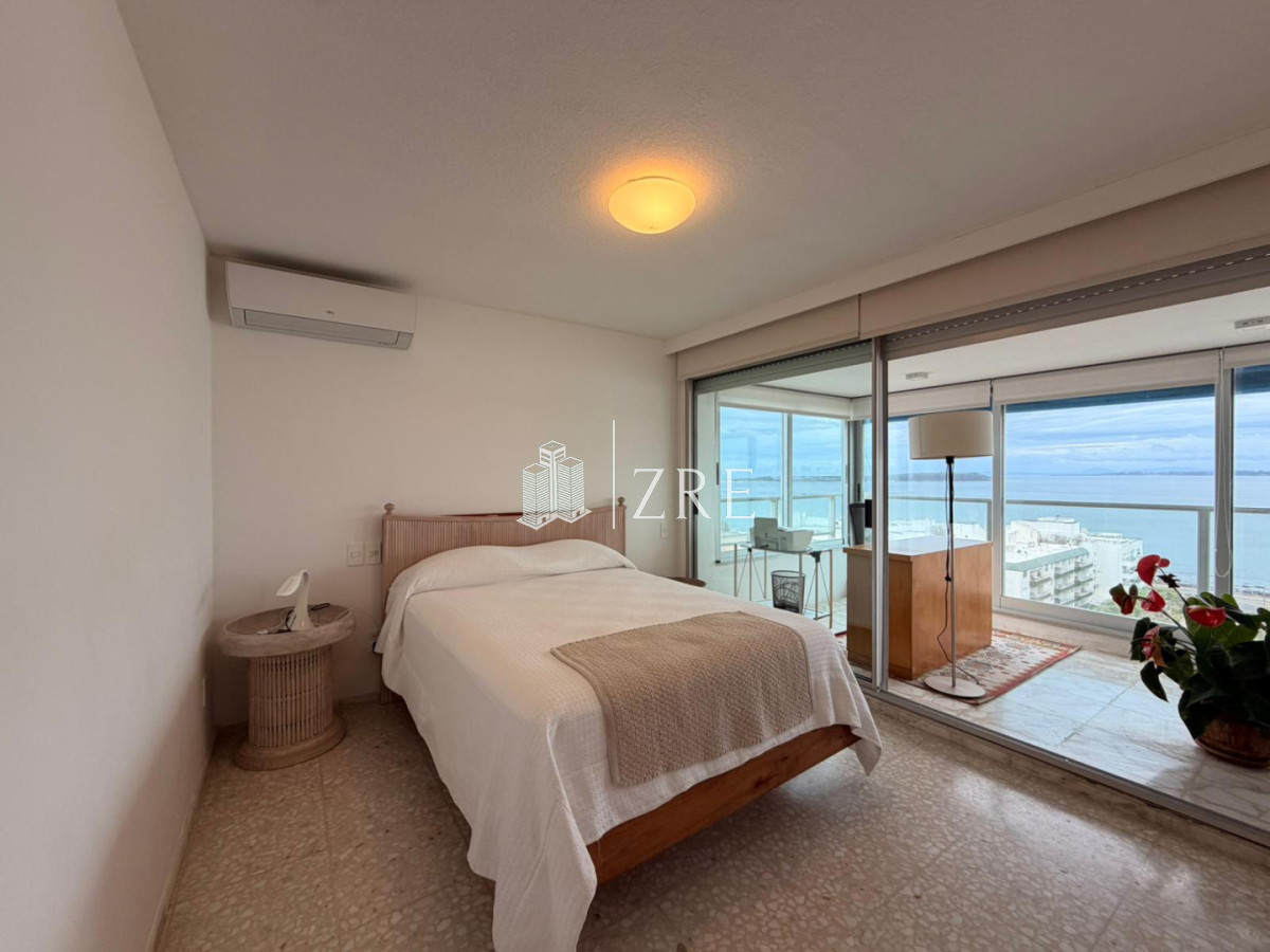 Apartamento ID.1370 - Apartamento en peninsula con vistas hacia la bahia Punta del este