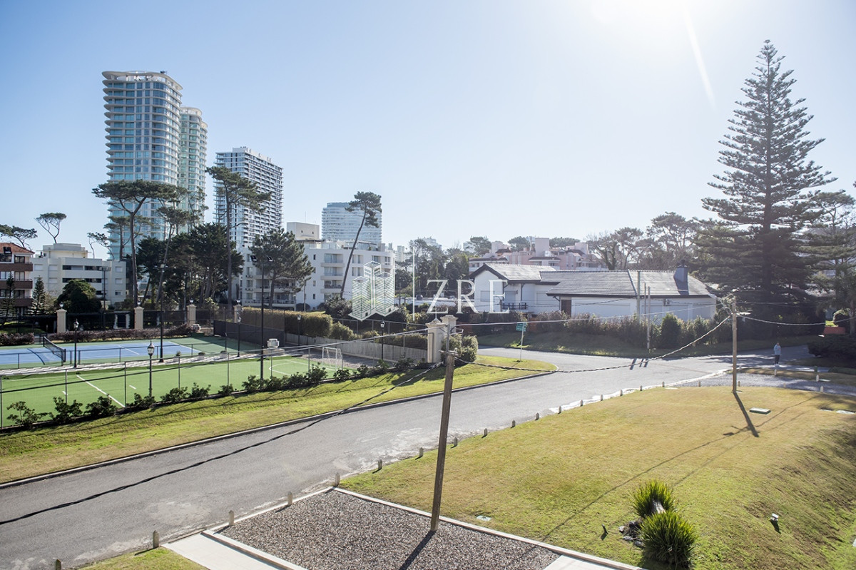 Apartamento ID.1343 - Departamento de 3 dormitorios en venta proximo a Playa Mansa, Punta del Este