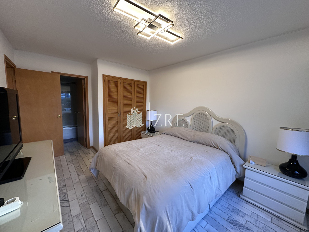 Apartamento ID.1269 - Vende apartamento de 3 dormitorios en Playa Brava, Punta del Este