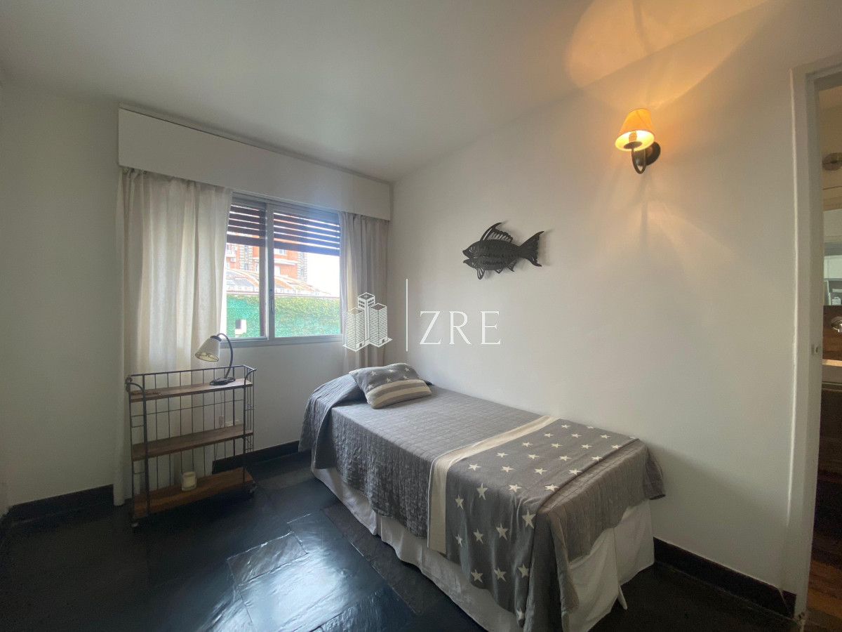 Apartamento ID.1212 - Vende apartamento con vista al mar de 3 dormitorios, Punta del Este