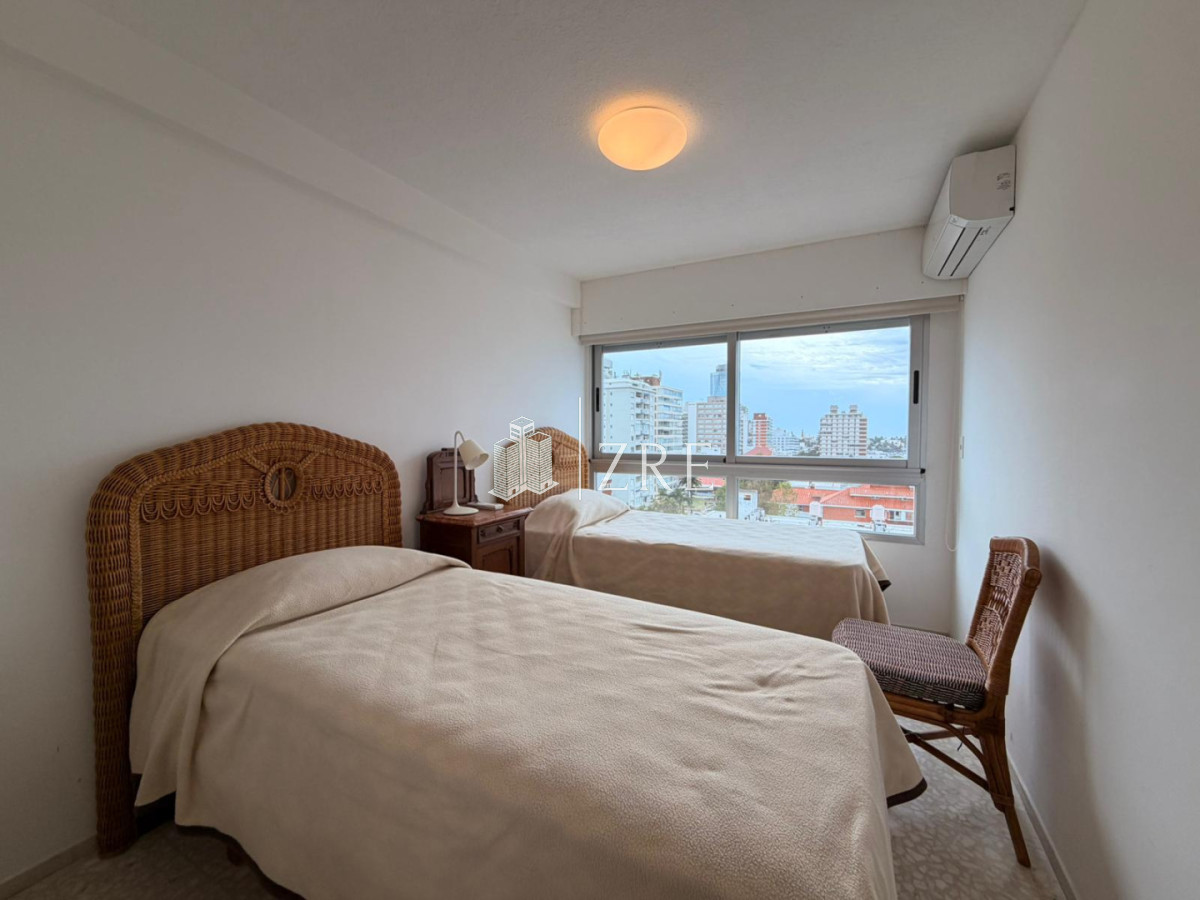 Apartamento ID.1370 - Apartamento en peninsula con vistas hacia la bahia Punta del este
