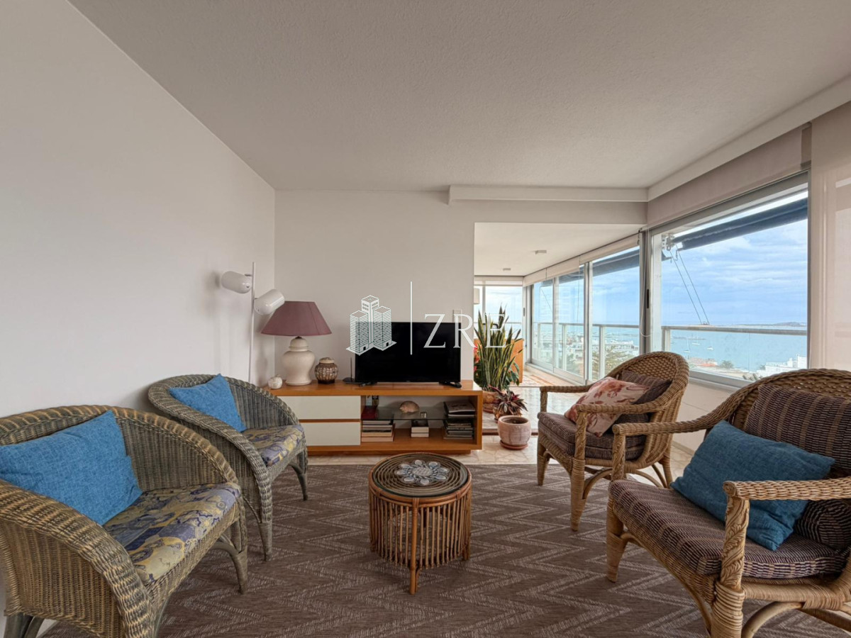 Apartamento ID.1370 - Apartamento en peninsula con vistas hacia la bahia Punta del este