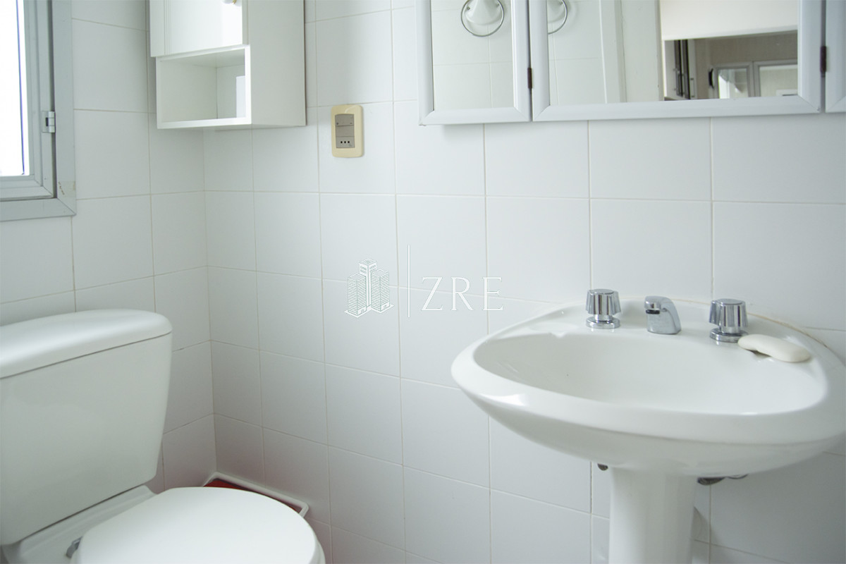 Apartamento ID.1213 - Espectacular Penthouse en venta a pasos del mar. 3 dormitorios + dependencia. Playa Brava.