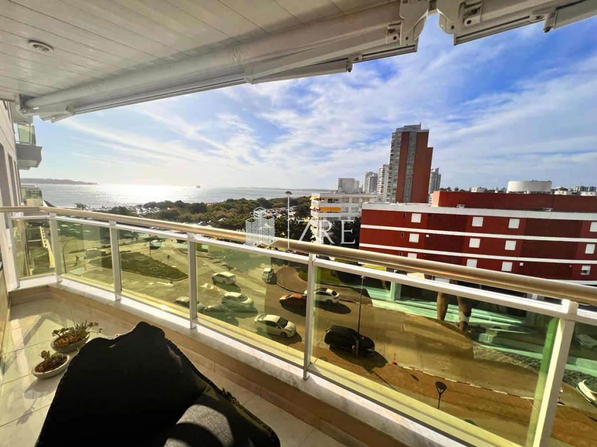 Apartamento ID.1066 - Vende espectacular apartamento de 3 dormitorios en Coral Tower, Playa Mansa, Punta del Este 