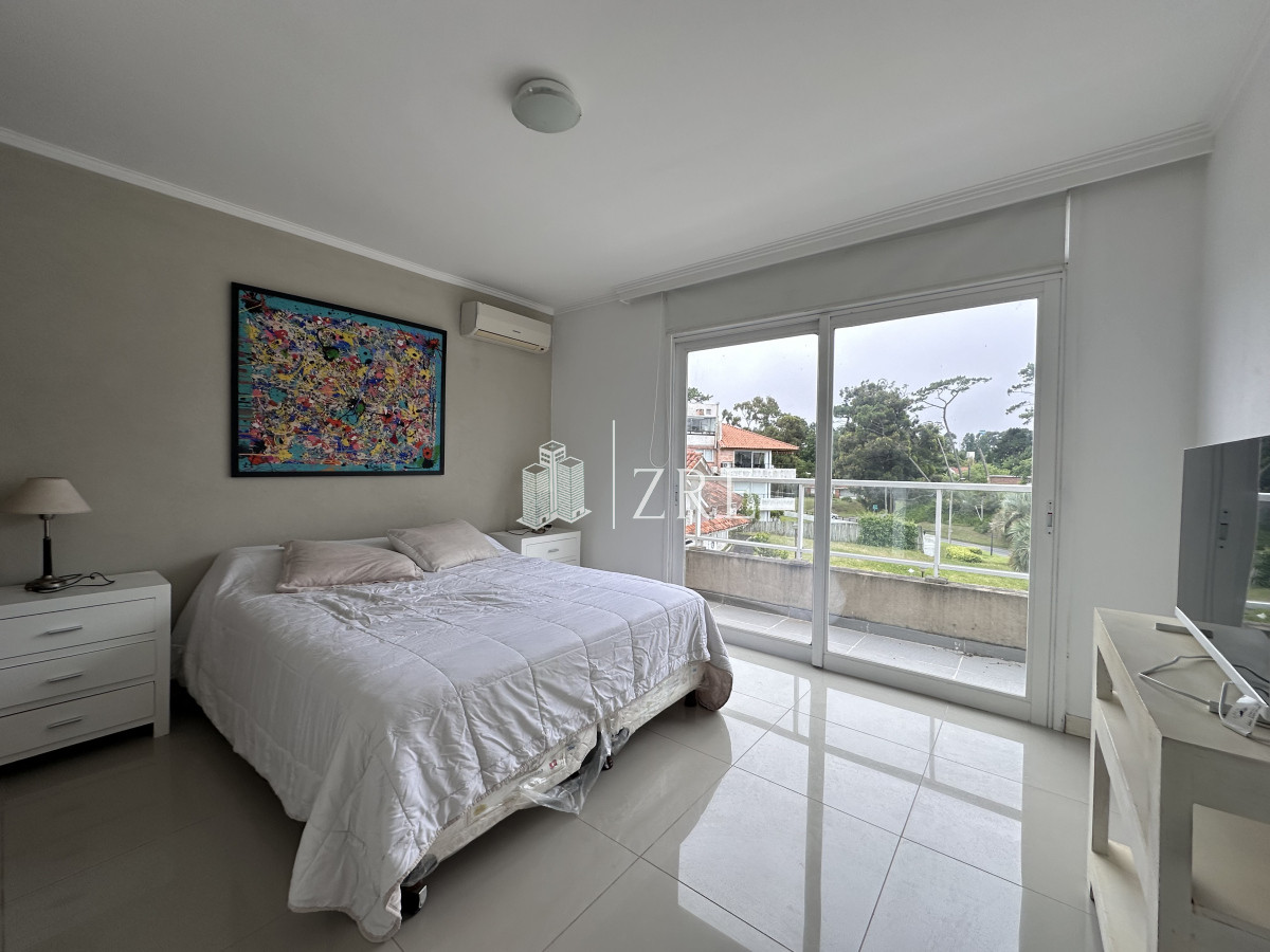 Apartamento ID.1295 - Vende apartamento en playa mansa de 1 dormitorio con parrillero, Punta del Este 