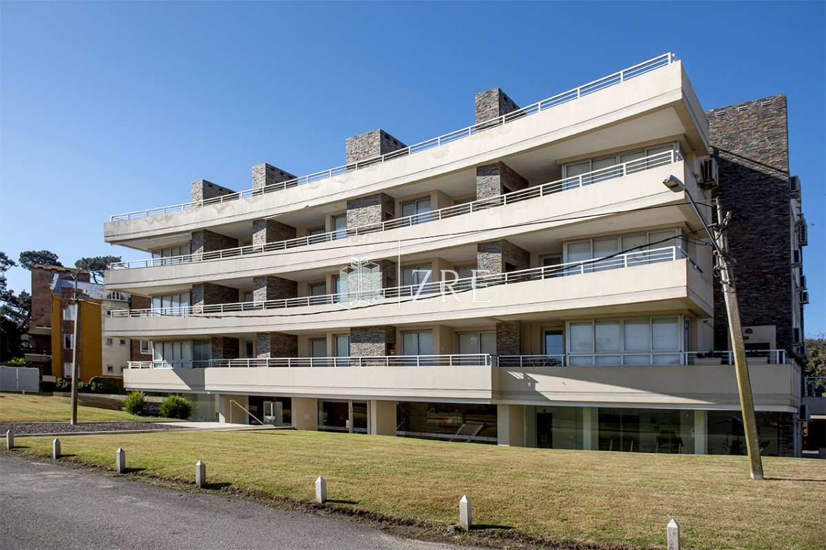 Apartamento ID.1343 - Departamento de 3 dormitorios en venta proximo a Playa Mansa, Punta del Este