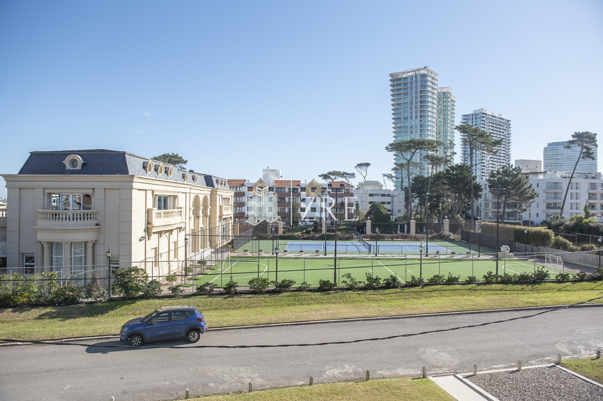 Apartamento ID.1343 - Departamento de 3 dormitorios en venta proximo a Playa Mansa, Punta del Este