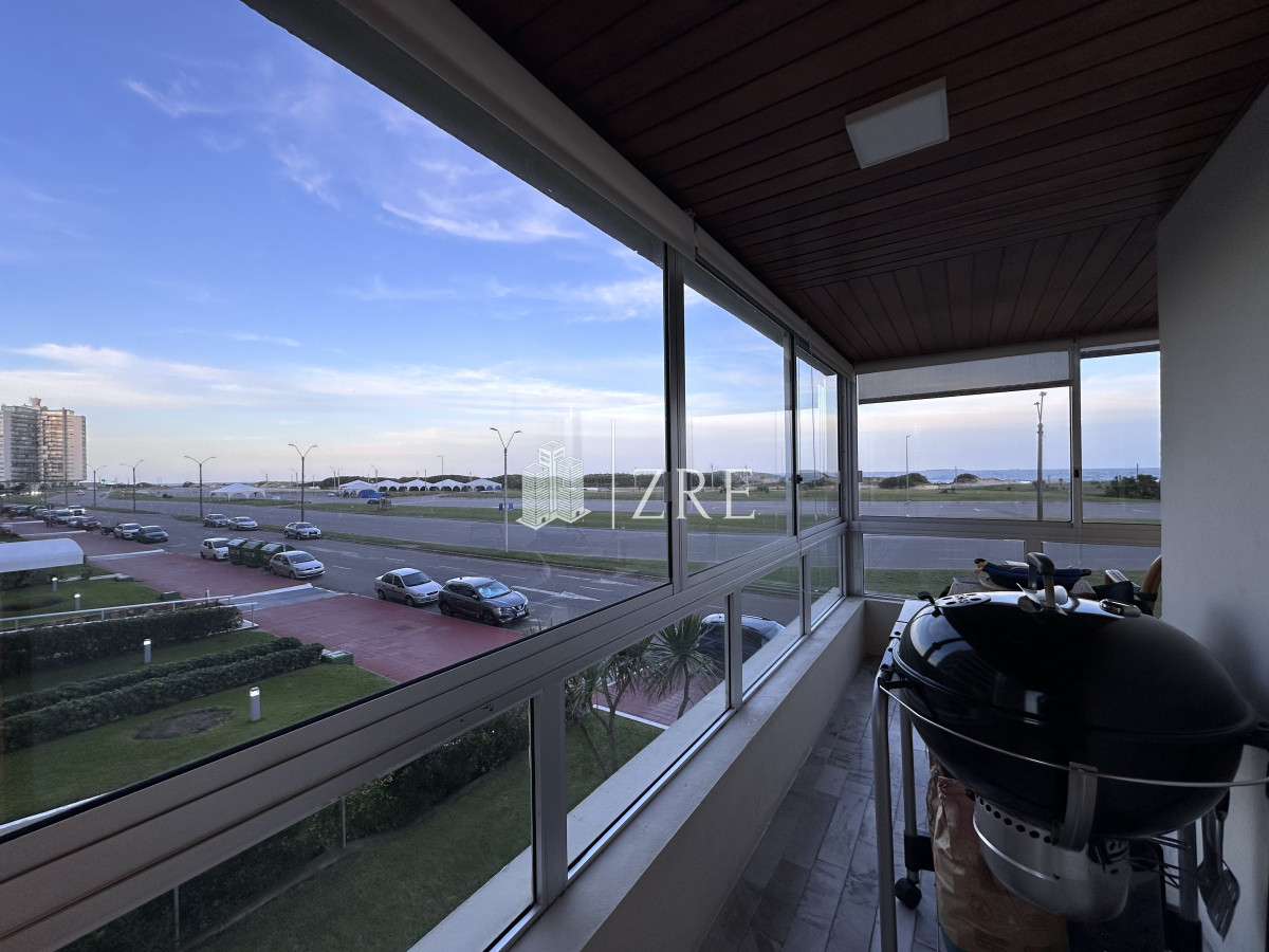 Apartamento ID.1269 - Vende apartamento de 3 dormitorios en Playa Brava, Punta del Este