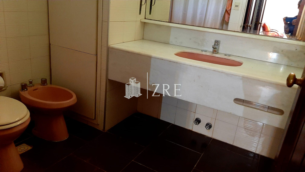 Casa ID.1441 - Casa de 4 dormitorios en venta en Playa Mansa, Punta del Este