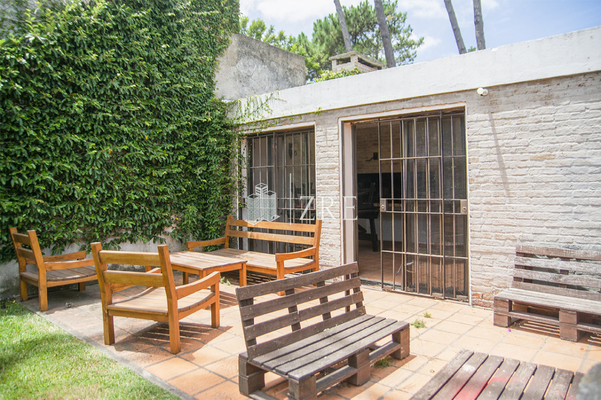 Casa ID.1434 - Venta chalet de 5 dormitorios en venta a pasos de Playa Mansa Punta del Este