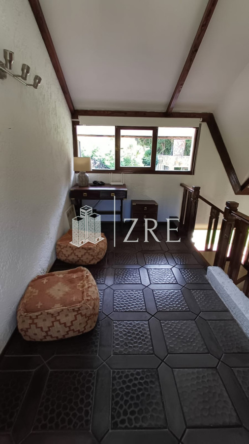 Casa ID.1440 - Vende gran casa para vivir todo el año, de 3 dormitorios en Punta del Este 