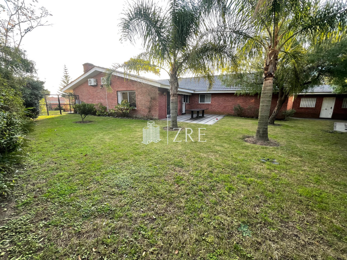 Casa ID.1437 - Venta Casa en Cantegril - Punta del Este de 4 dormitorios.