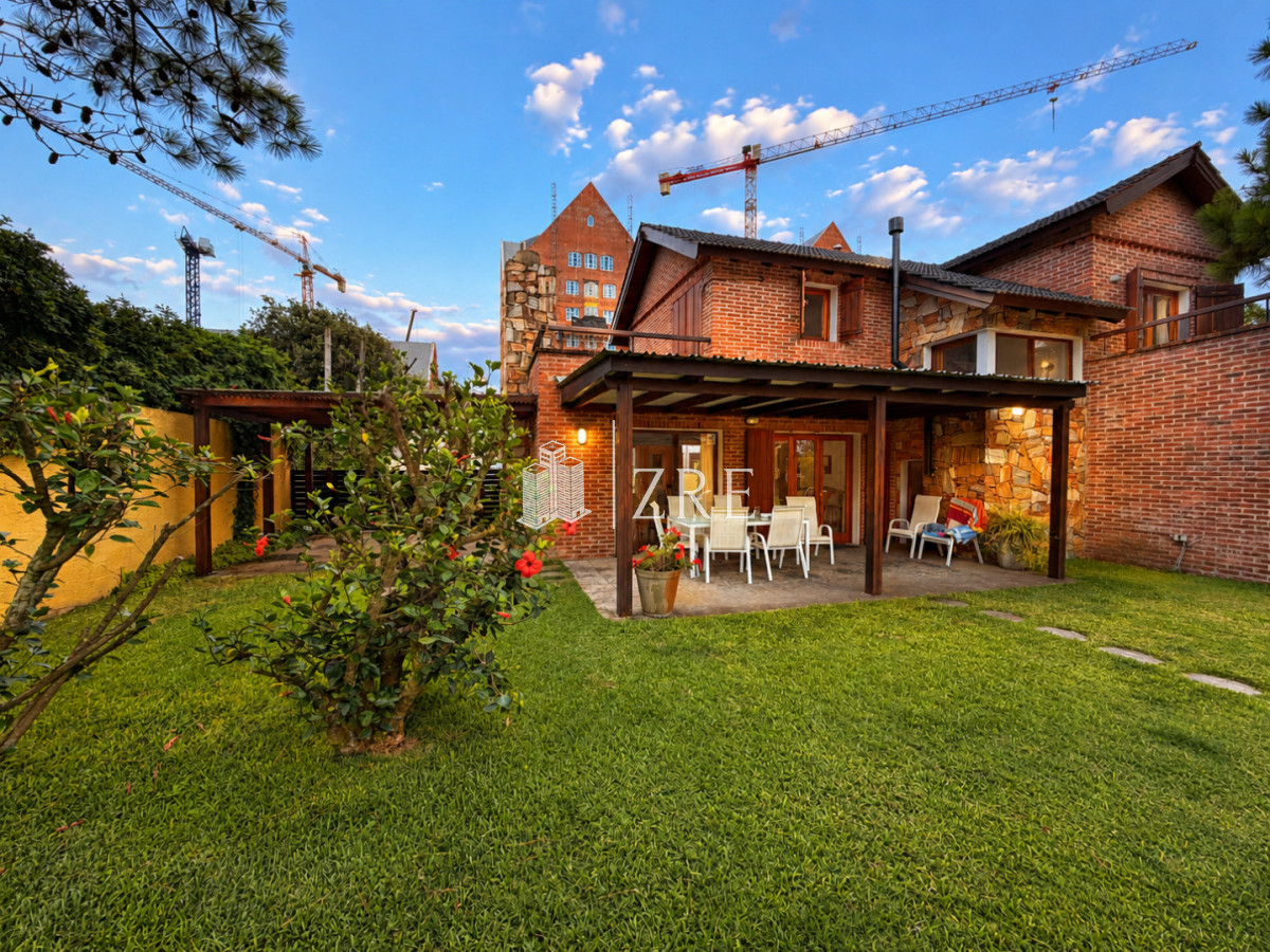 Casa ID.1436 - Vende hermosa casa en san rafael , cerca del mar, Punta del Este