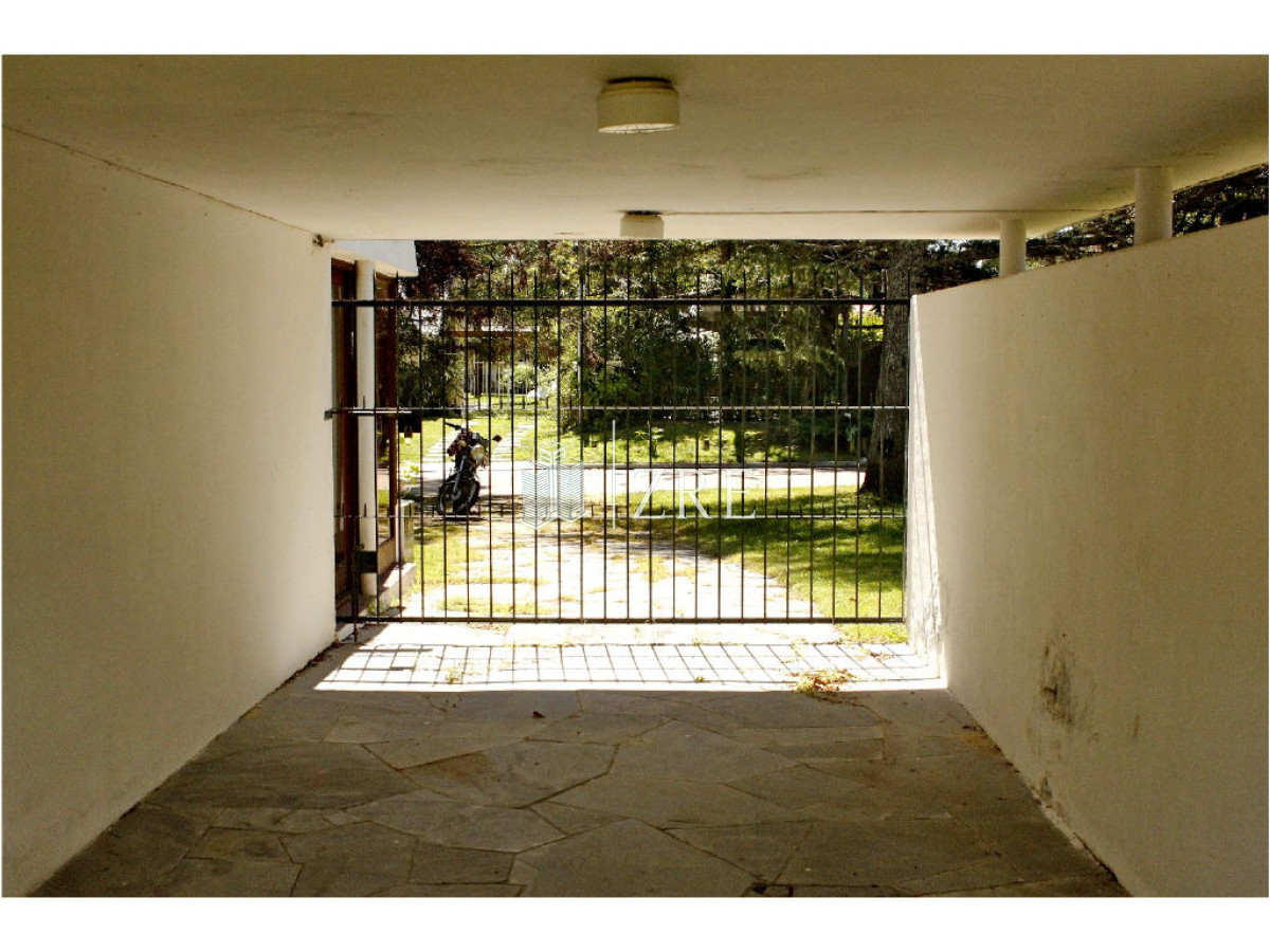 Casa ID.1433 - Vende casa de 4 dormitorios en Mansa, Punta del Este