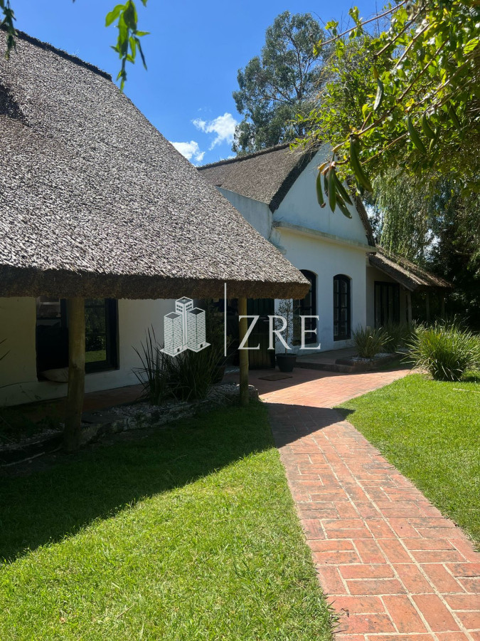 Casa ID.1150 - Casa a la venta en Punta del Este de 6 dormitorios en el Tesoro a 200 mts de ruta 10