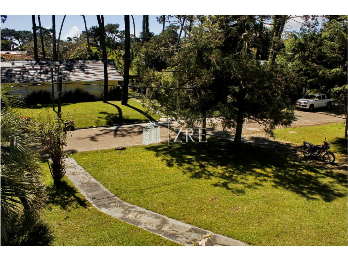 Casa ID.1433 - Vende casa de 4 dormitorios en Mansa, Punta del Este