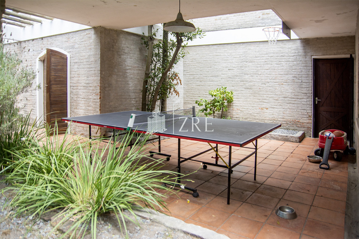 Casa ID.1434 - Venta chalet de 5 dormitorios en venta a pasos de Playa Mansa Punta del Este