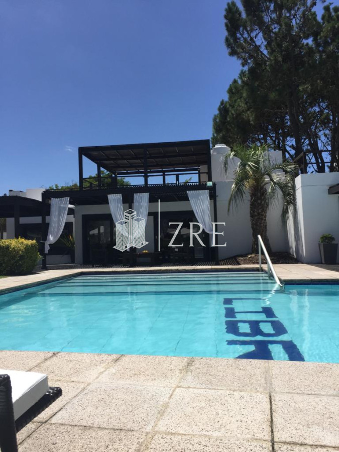 Apartamento ID.1346 - Espectacular departamento en Playa Mansa de 3 dormitorios frente al mar!