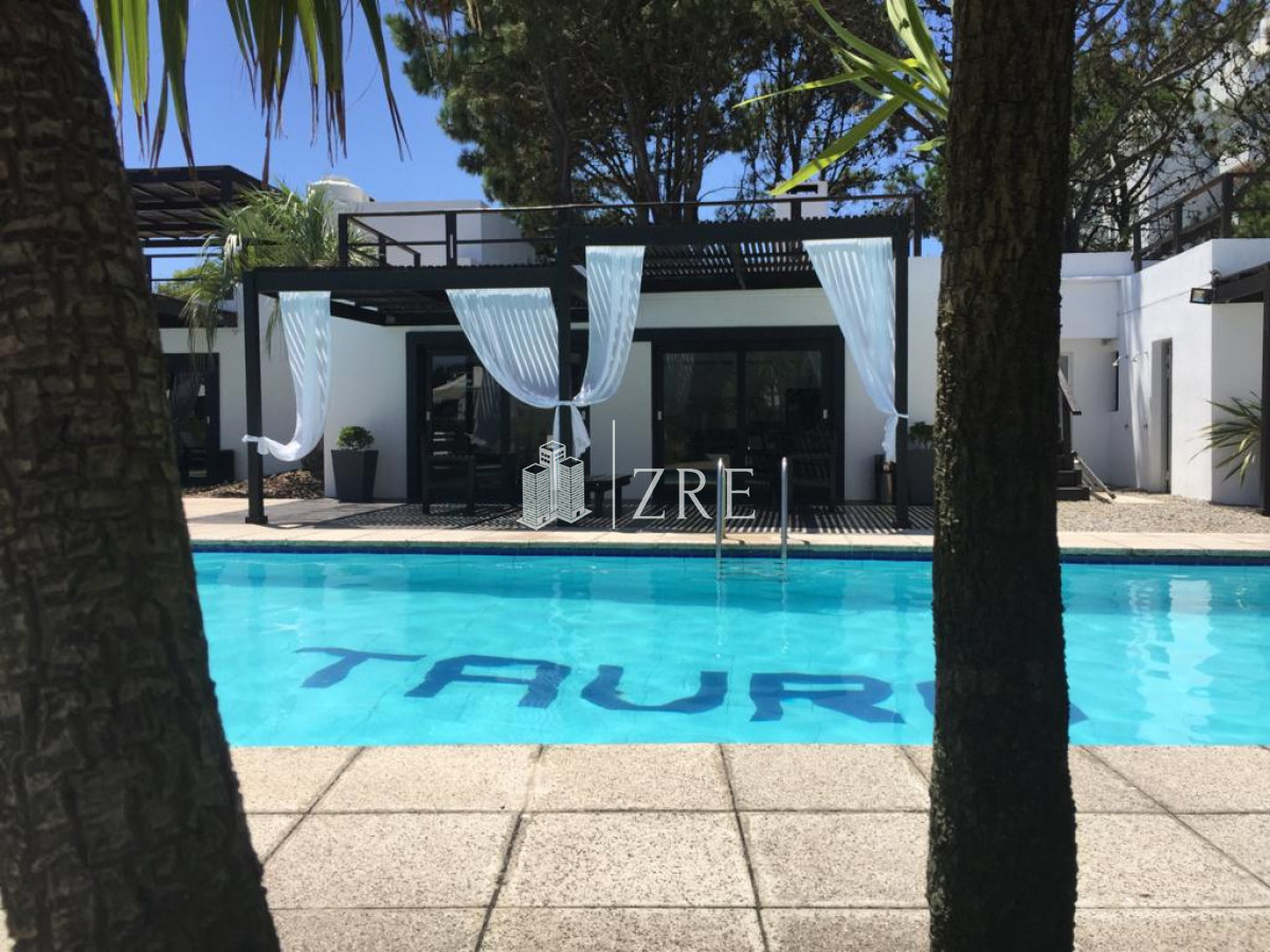 Apartamento ID.1346 - Espectacular departamento en Playa Mansa de 3 dormitorios frente al mar!